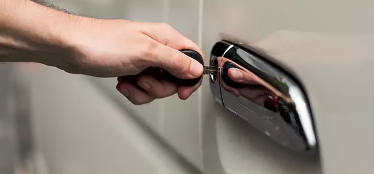 Why Choose Our Auto Locksmith Team in Country Club, FL?